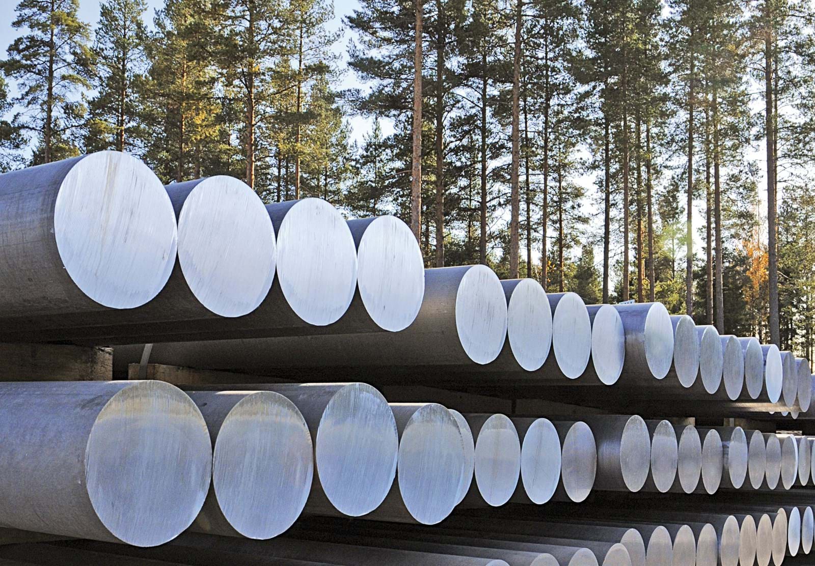 Aluminiumsblokk klar for ekstrudering